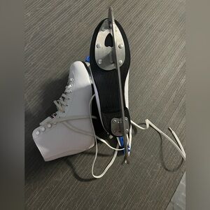 Hespeler White Ice Skates